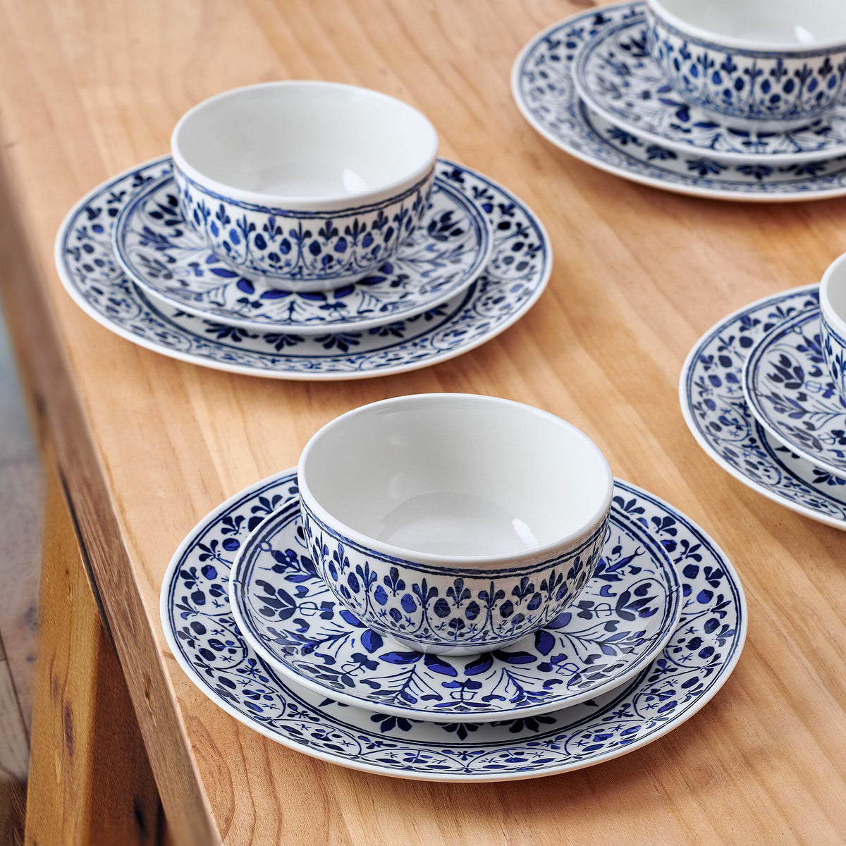 12 Piece Blue Stoneware Dinnerware Set S46507